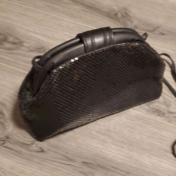 EUC Vintage Black Mesh Metal Large Clutch Crossbody Bag - Picture 5 of 10